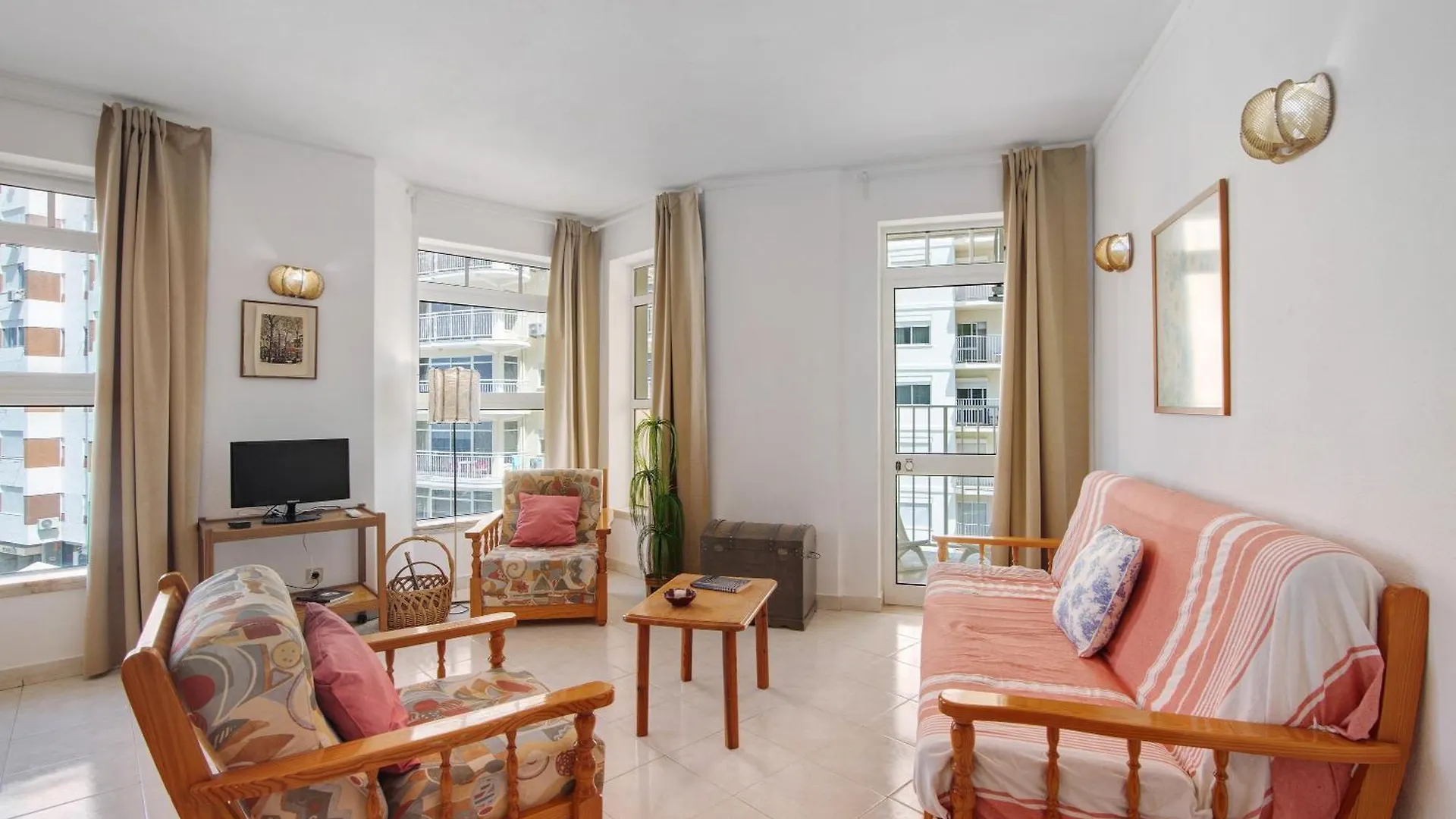 Casa Vespa Armacao de Pera Portugal