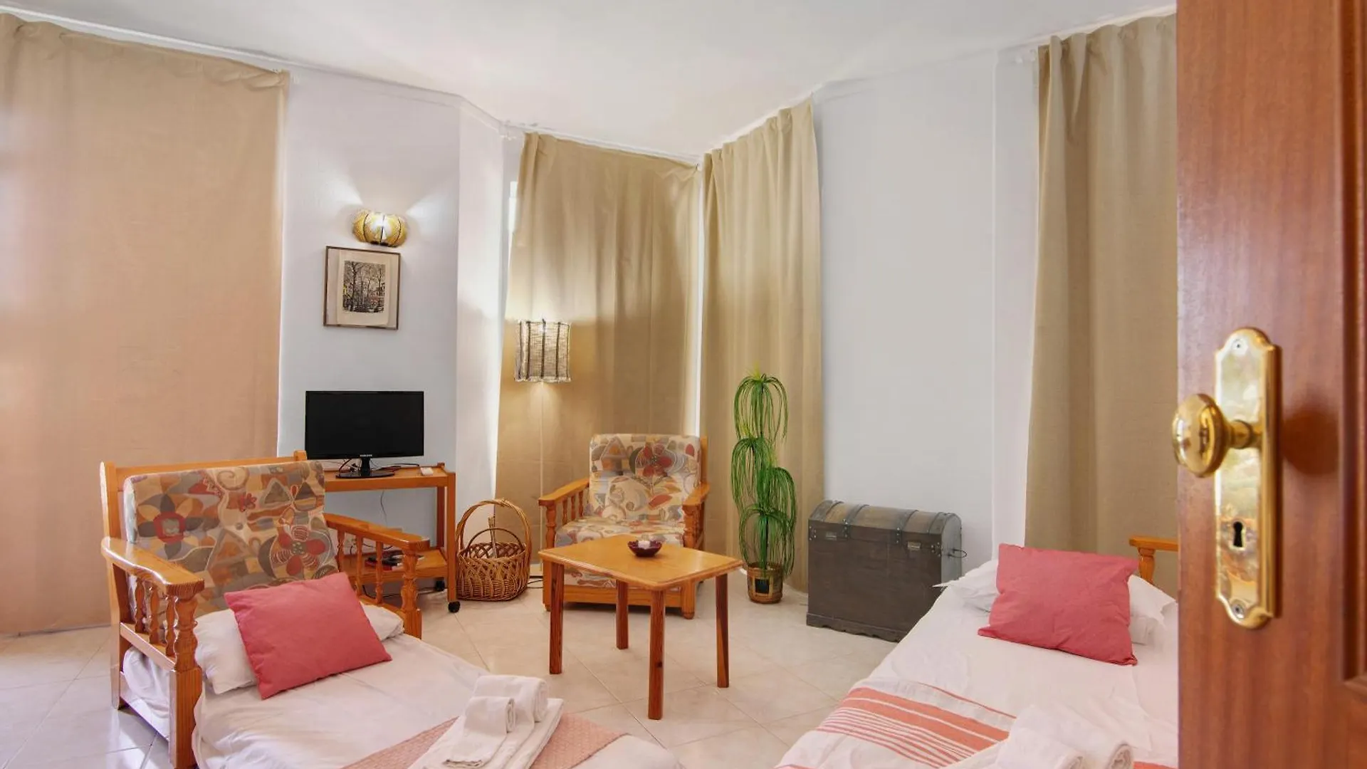Casa Vespa Armacao de Pera 0*,